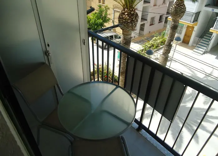 Poniente Edificio Triton Trg