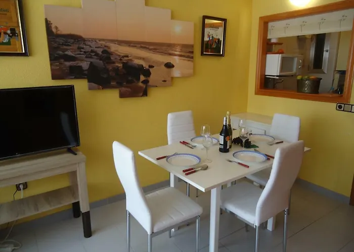 Poniente Edificio Triton Trg 아파트 *